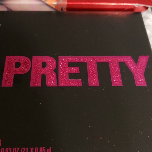 BUNDLE KYLIE JENNER SIPPING PRETTY PALETTE AND NOVA LIPSTICK - Picture 9 of 12